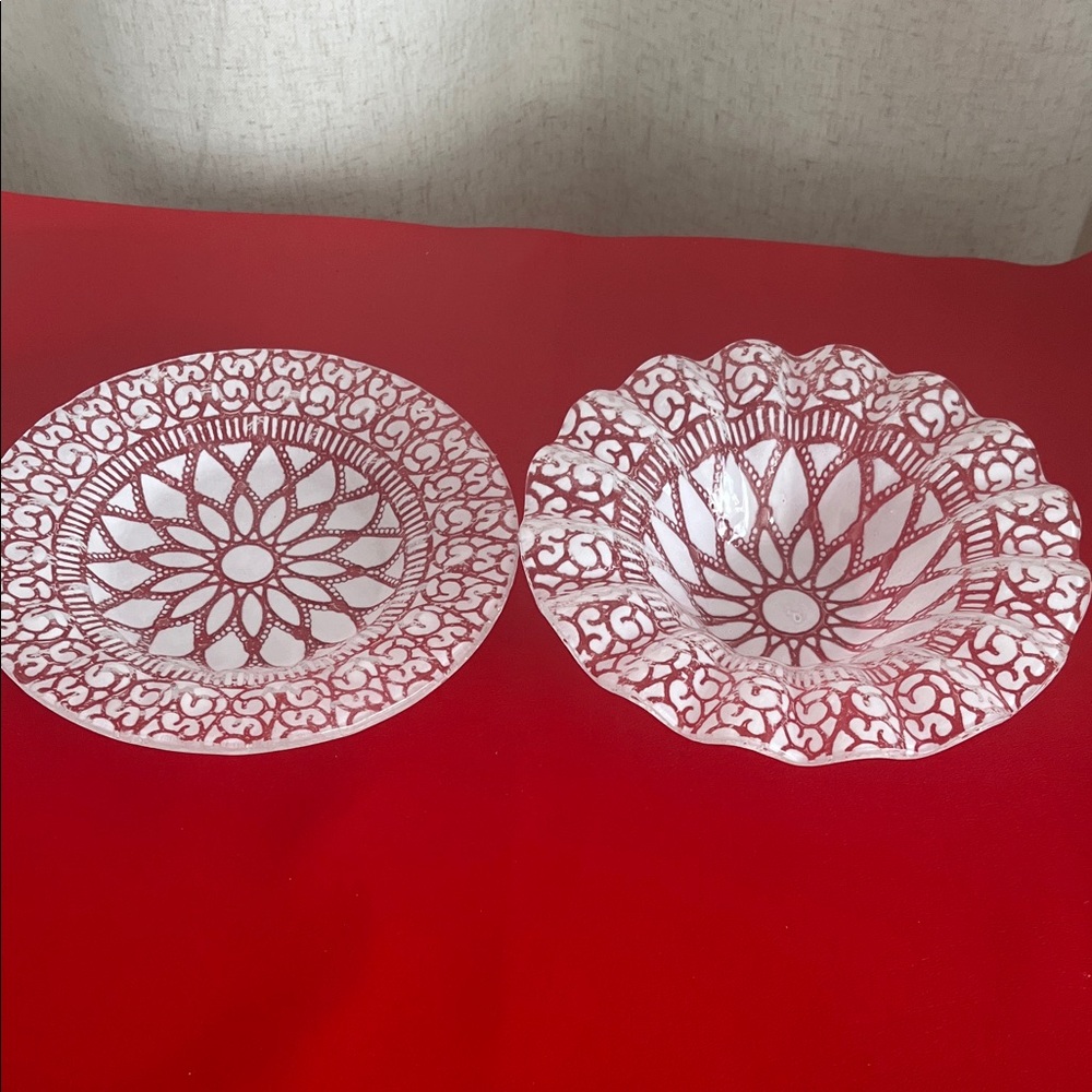 Pair of Sydenstricker Fused Art Glass Embassy Bowl-plate Made in Cape Cod 6 3/4"